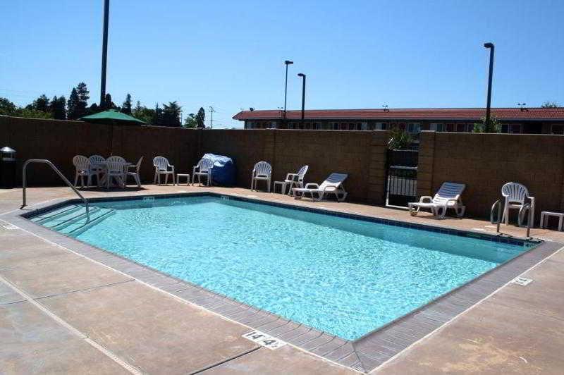 Comfort Suites Vacaville-Napa Valley Area Екстериор снимка