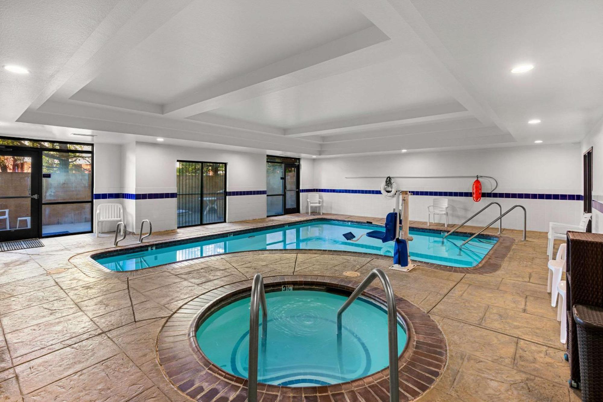 Comfort Suites Vacaville-Napa Valley Area Екстериор снимка