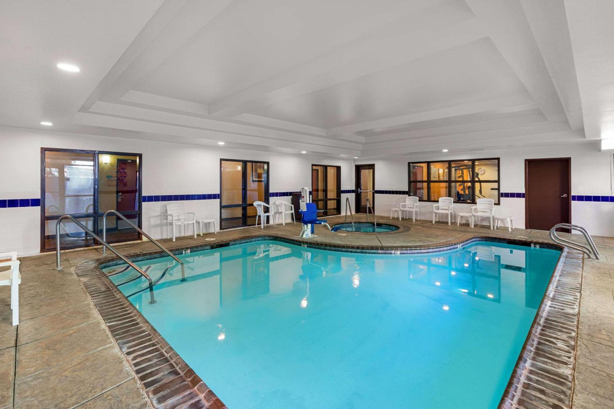 Comfort Suites Vacaville-Napa Valley Area Екстериор снимка
