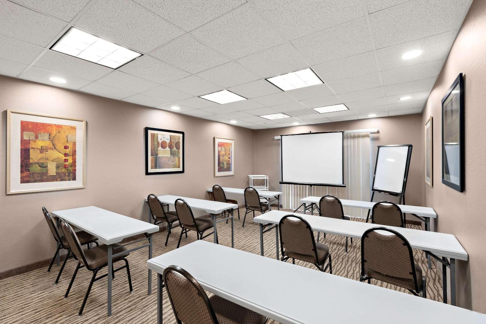 Comfort Suites Vacaville-Napa Valley Area Екстериор снимка