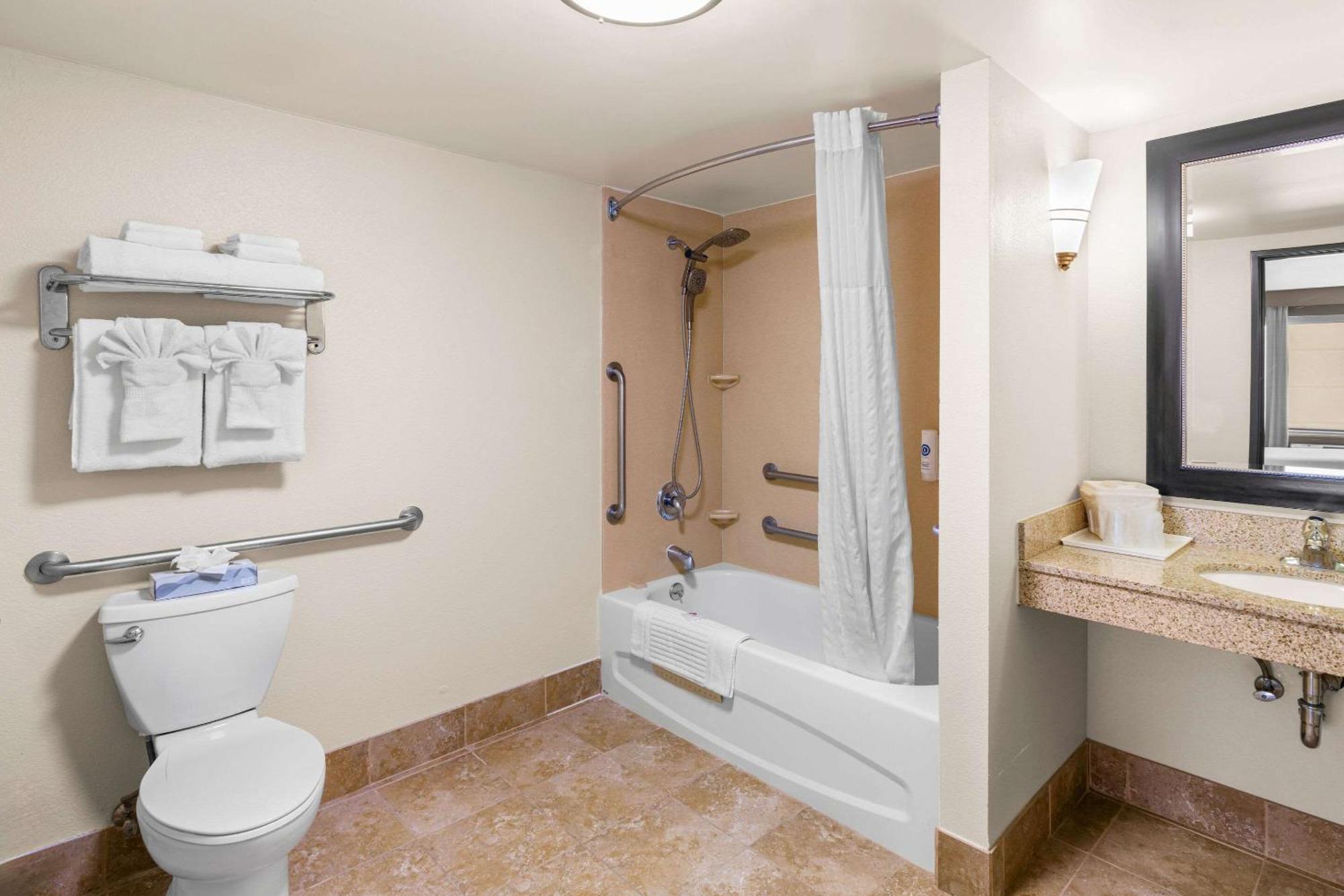 Comfort Suites Vacaville-Napa Valley Area Екстериор снимка