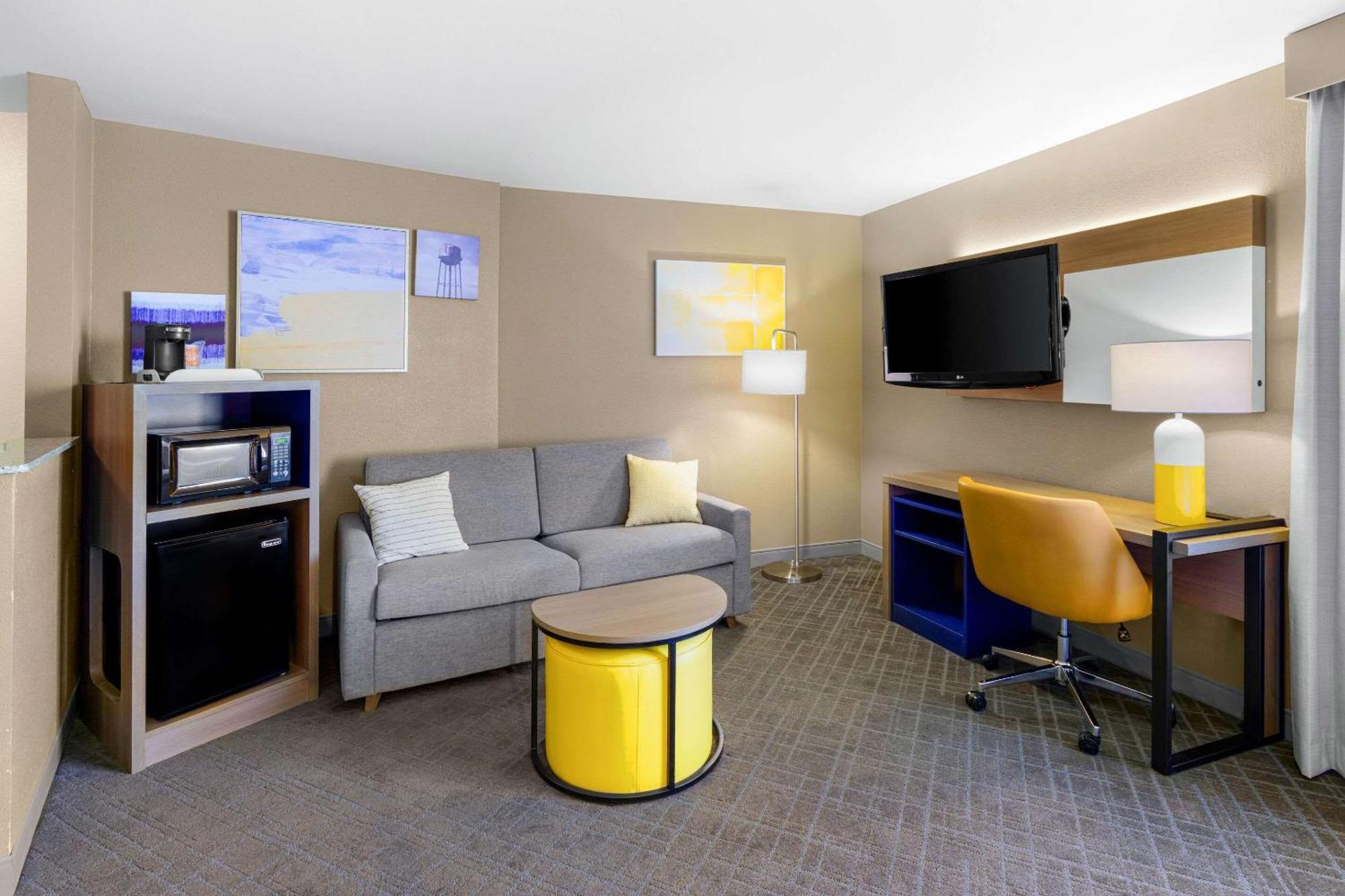 Comfort Suites Vacaville-Napa Valley Area Екстериор снимка