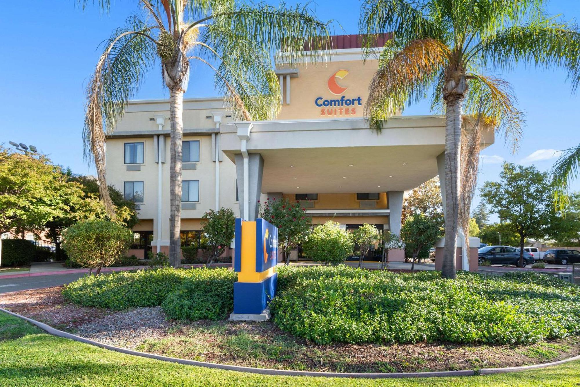 Comfort Suites Vacaville-Napa Valley Area Екстериор снимка