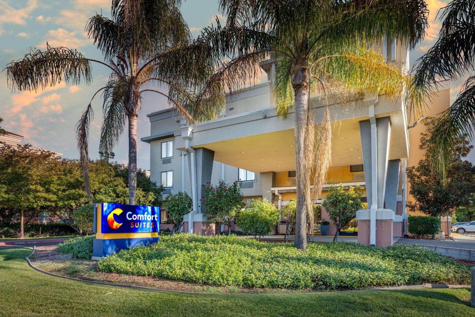 Comfort Suites Vacaville-Napa Valley Area Екстериор снимка